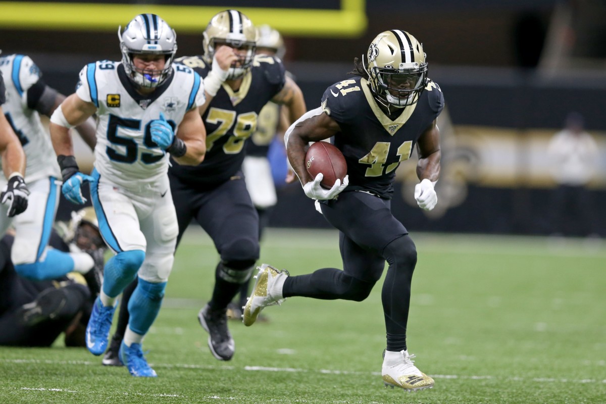 New Orleans Saints running back Alvin Kamara (41) runs against the Carolina Panthers. Mandatory Credit: Chuck Cook-USA TODAY Sports